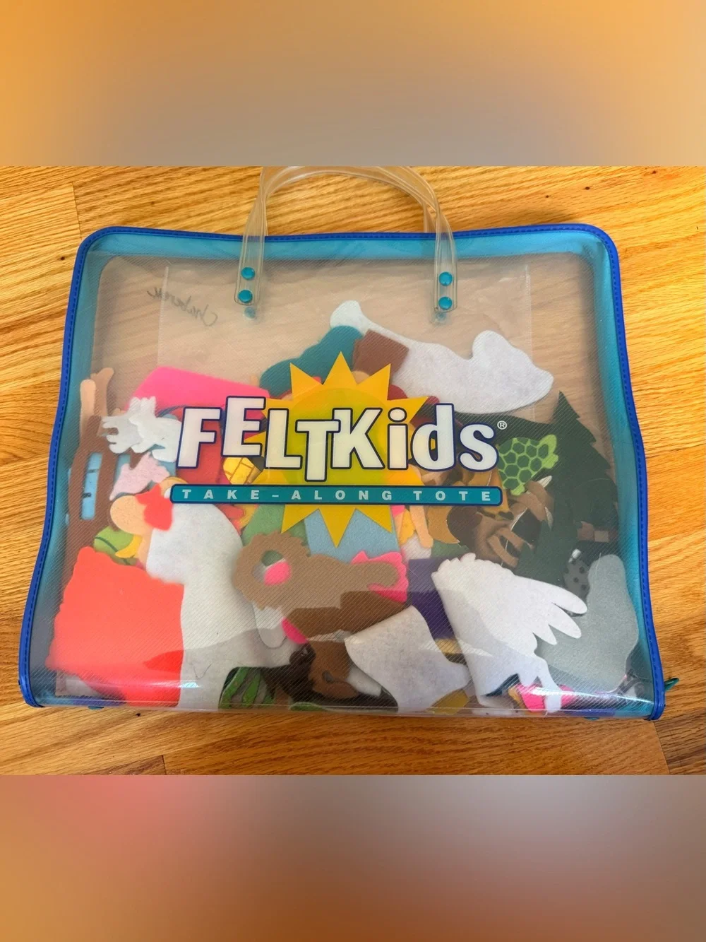 150-Piece Felt Play Set Animals, People, Clothes, Buildings + w/ Carrying Case